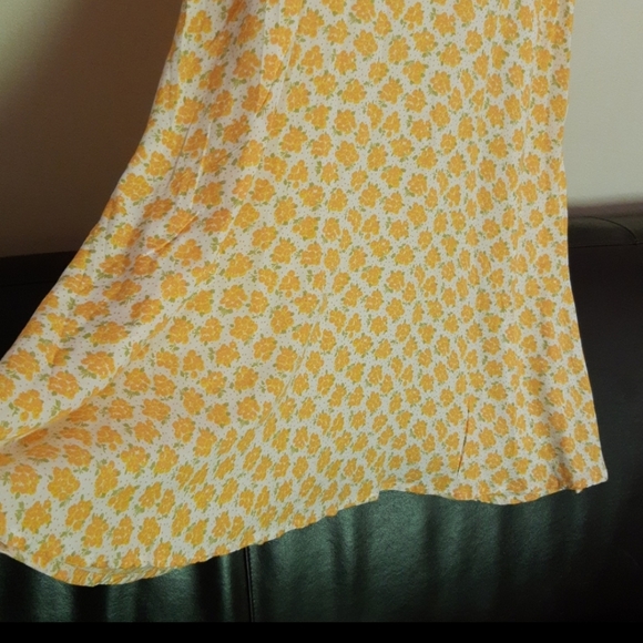 Faithful The Brand Floral Midi Dress - Picture 4 of 7